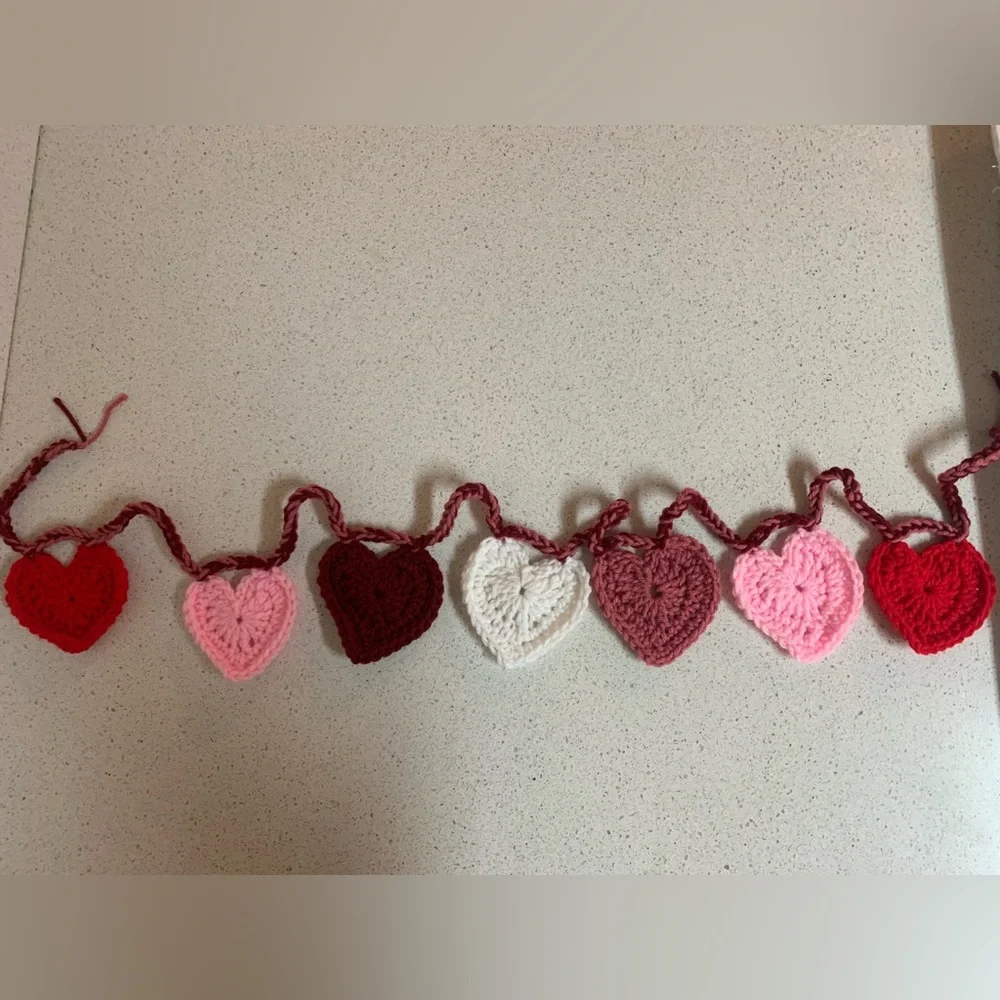 Valentines Hearts Seven Garland New Pink, Red, Mauve, White & Burgundy Handmade